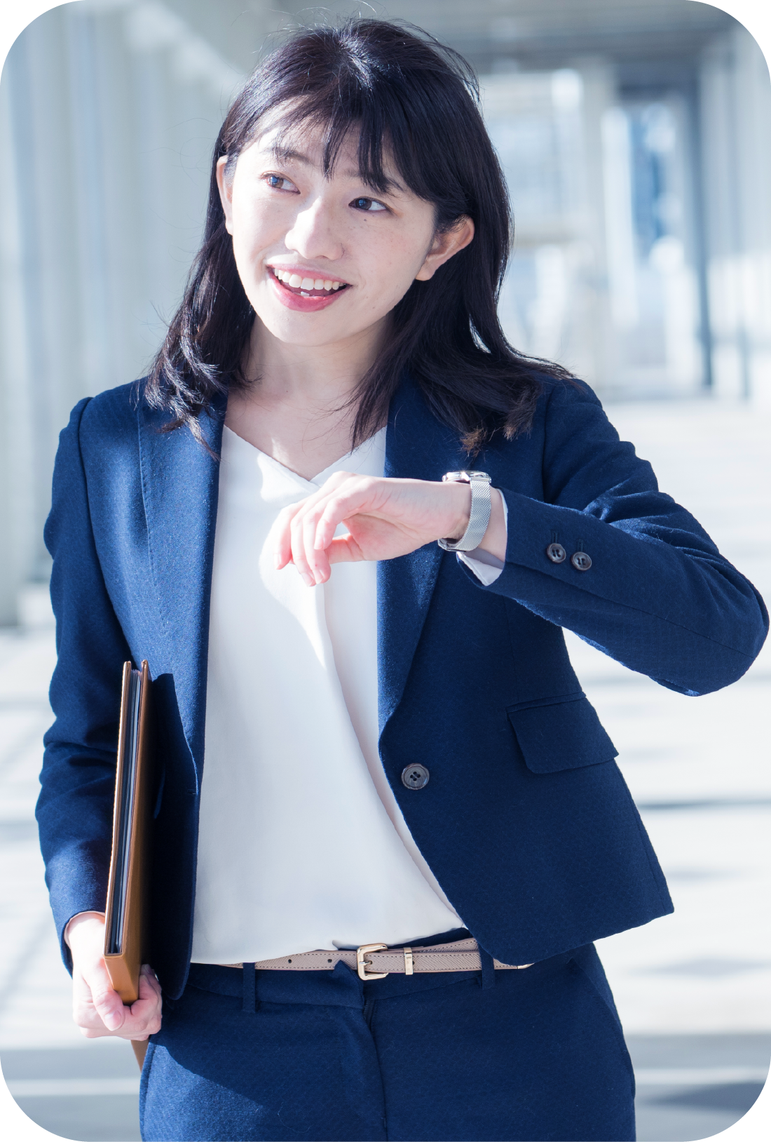 採用画像右